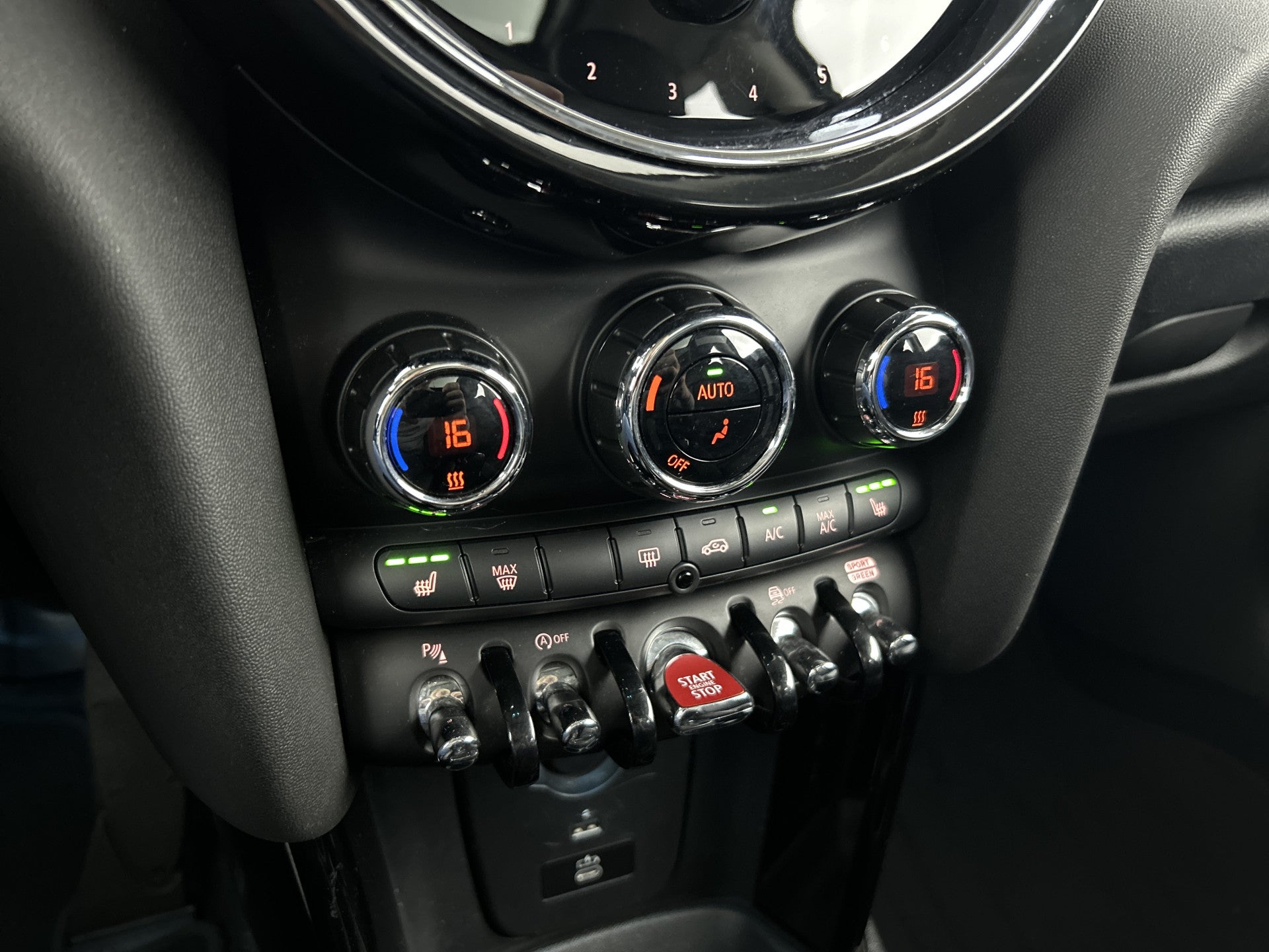 MINI Cooper Mini 1.5 Camden Plus Pano-dak/Head-Up Display/Camera/Leder 54395969 afbeelding 23 hexon-img:6a026af37eb13499