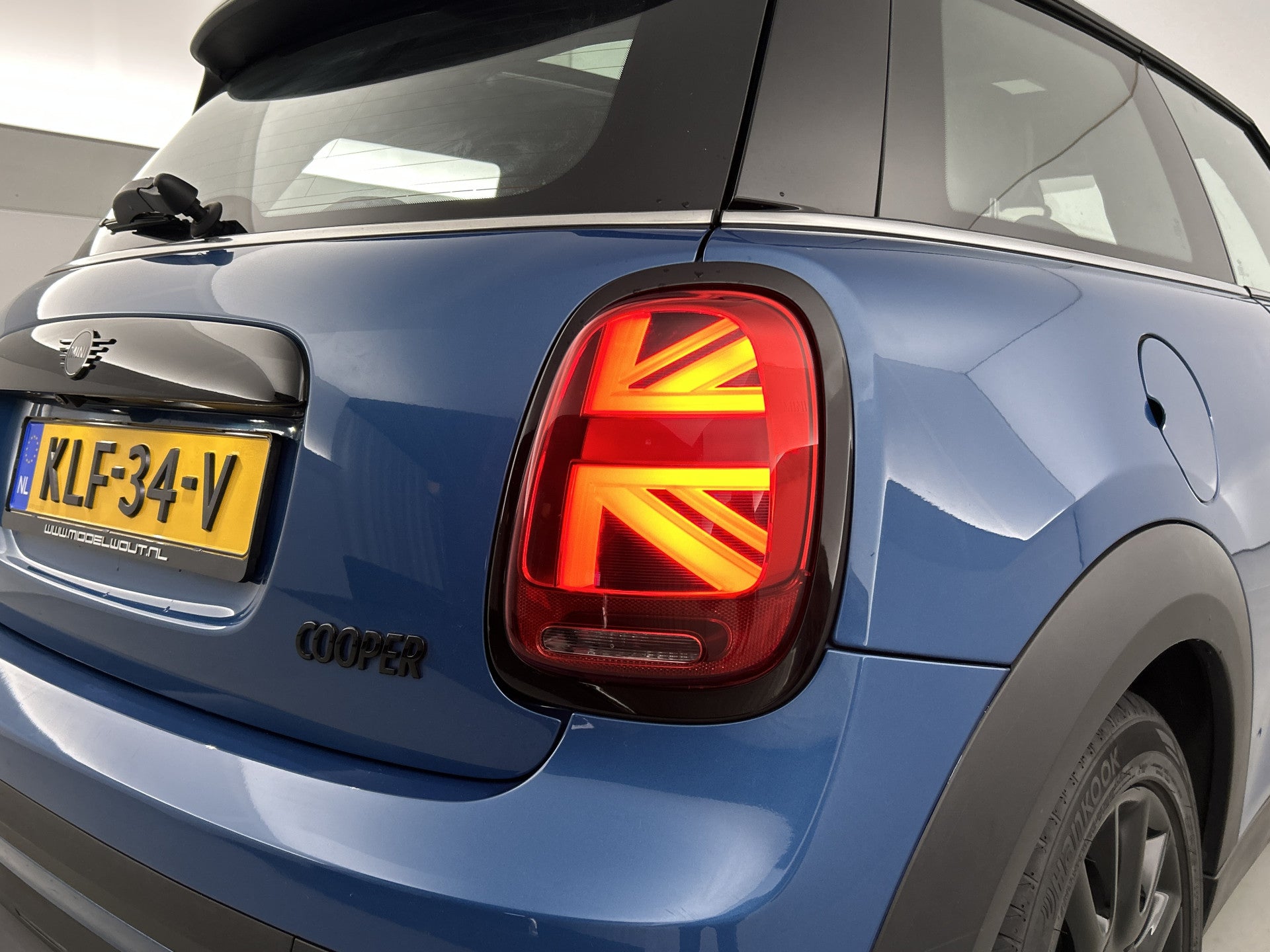 MINI Cooper Mini 1.5 Camden Plus Pano-dak/Head-Up Display/Camera/Leder 54396301 afbeelding 69 hexon-img:76e793ba802d3e05