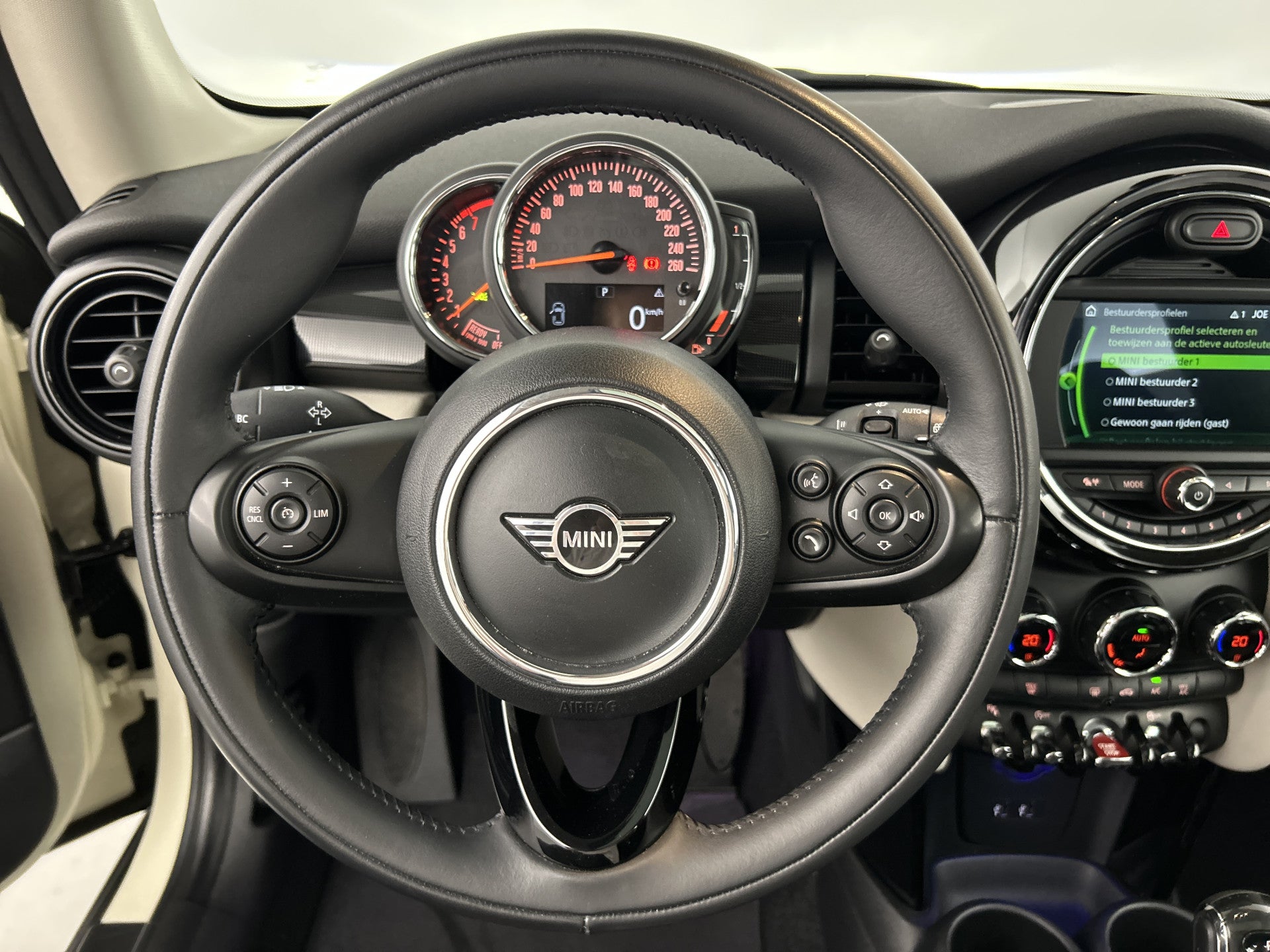 MINI Cooper 1.5 136 PK Aut. Heddon Street Ed. Pano-dak/Sportstoelen/Carplay 54513288 afbeelding 17 hexon-img:2b82a2dd794c7424