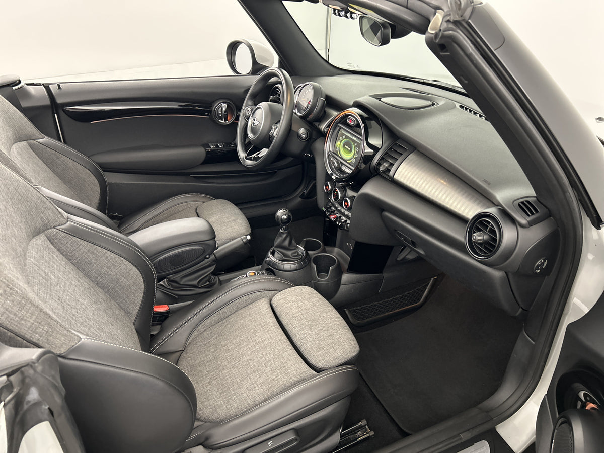 MINI Cooper Cabrio 1.5 PDC V+A/Stoelverwarming/Navi/LMV 56792563 afbeelding 28 hexon-img:922ff92b8180a348
