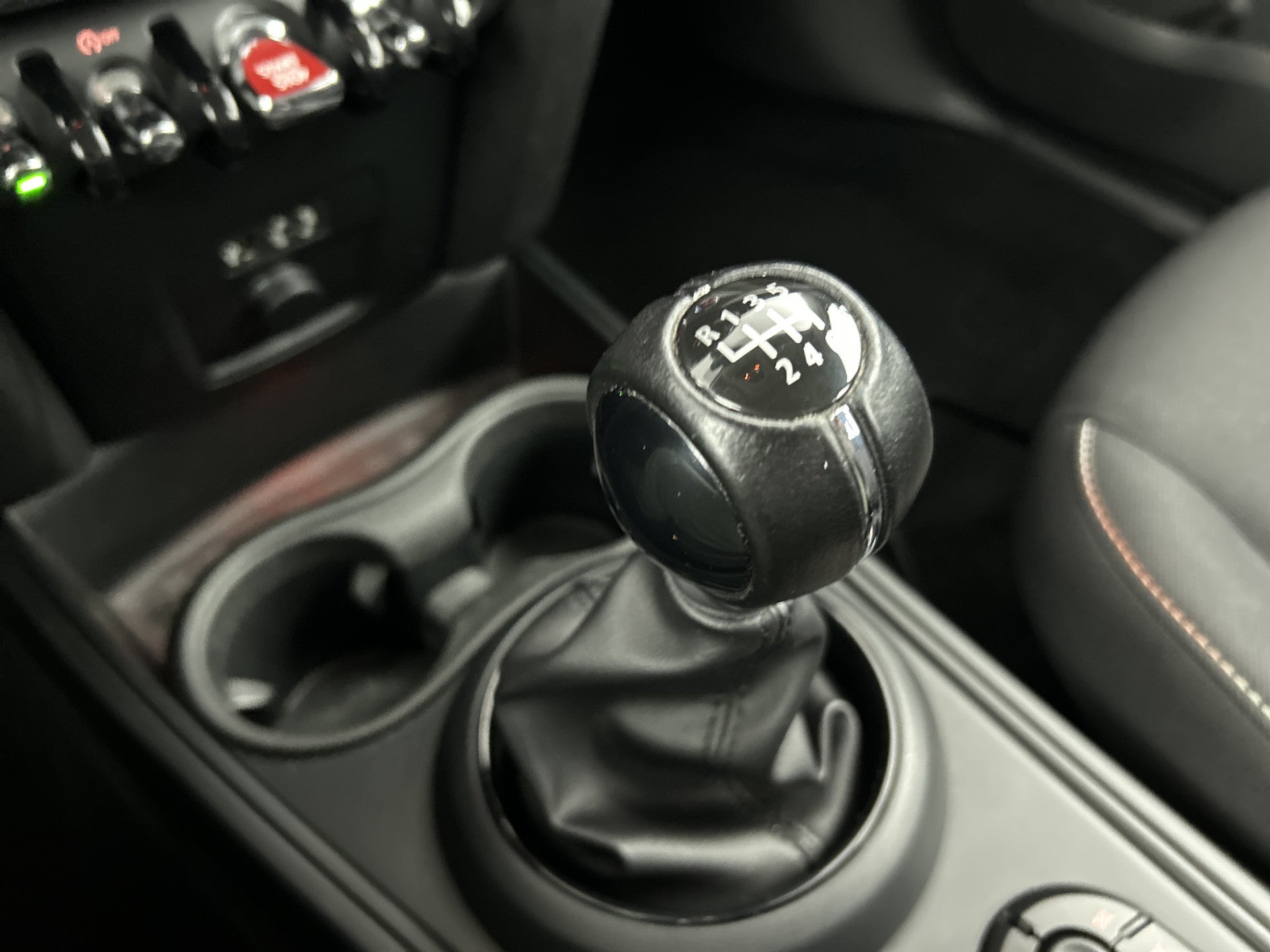 MINI Countryman Mini 1.5 136 PK Cooper Salt Climate/Navi/Park.sens V/A/LED 49740383 afbeelding 51 hexon-img:5a6a8aad7f4311a6