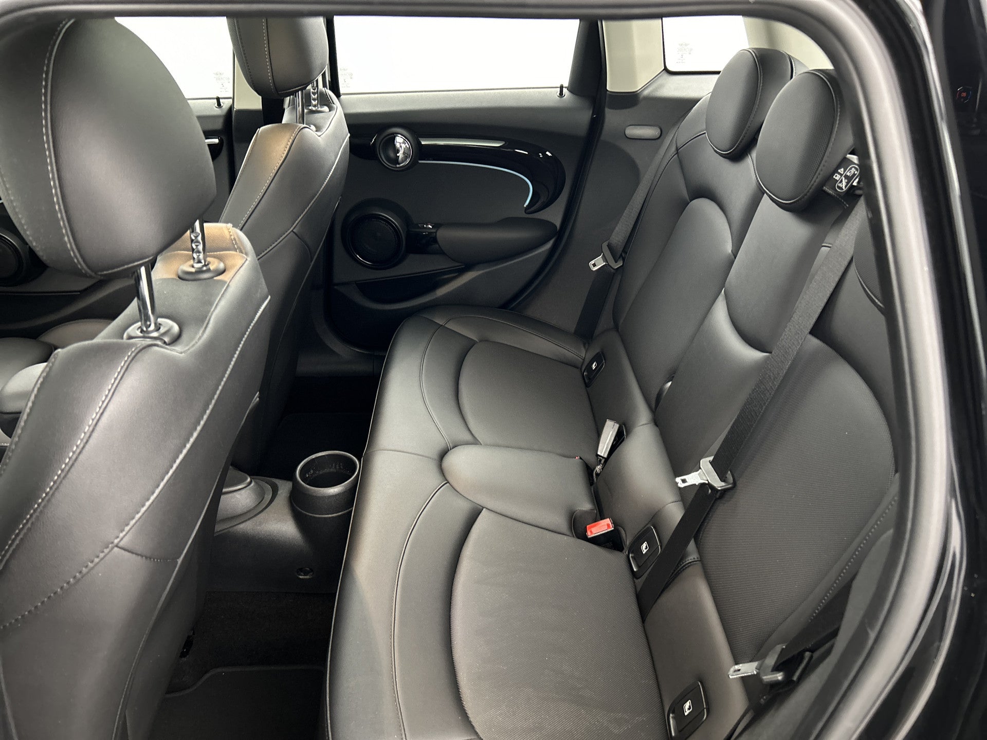 MINI Cooper S Mini 2.0 Aut. Black-Edition Pano-dak/Leder-Sportstoel/17'LMV 51280236 afbeelding 16 hexon-img:f6ae18684cb74ae8