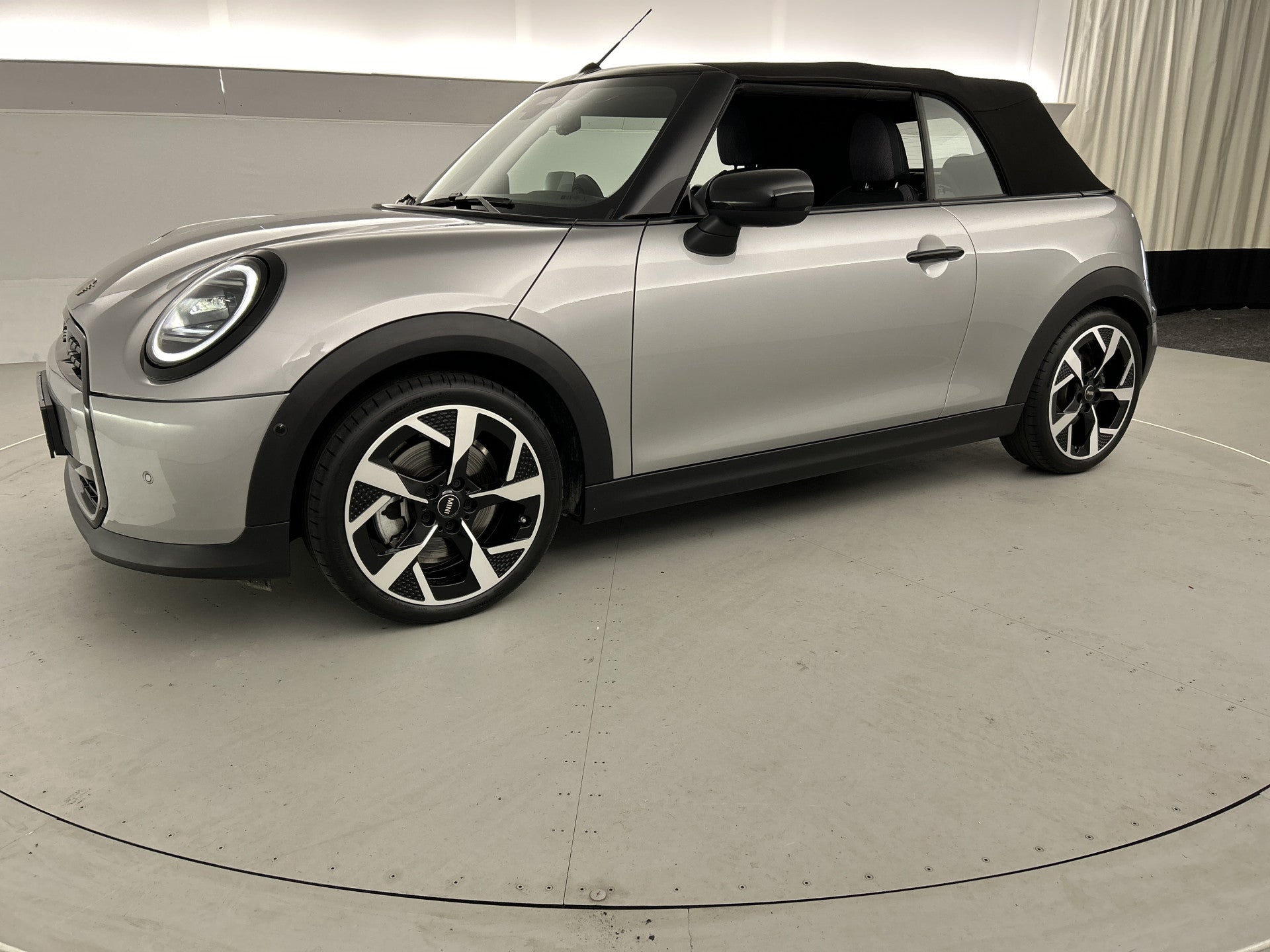 MINI Cooper Cabrio Mini 2.0 164 PK Favoured Sportstoel/Head-Up Display/18'LMV 52813610 afbeelding 58 hexon-img:30c5f5f14b3a76d1