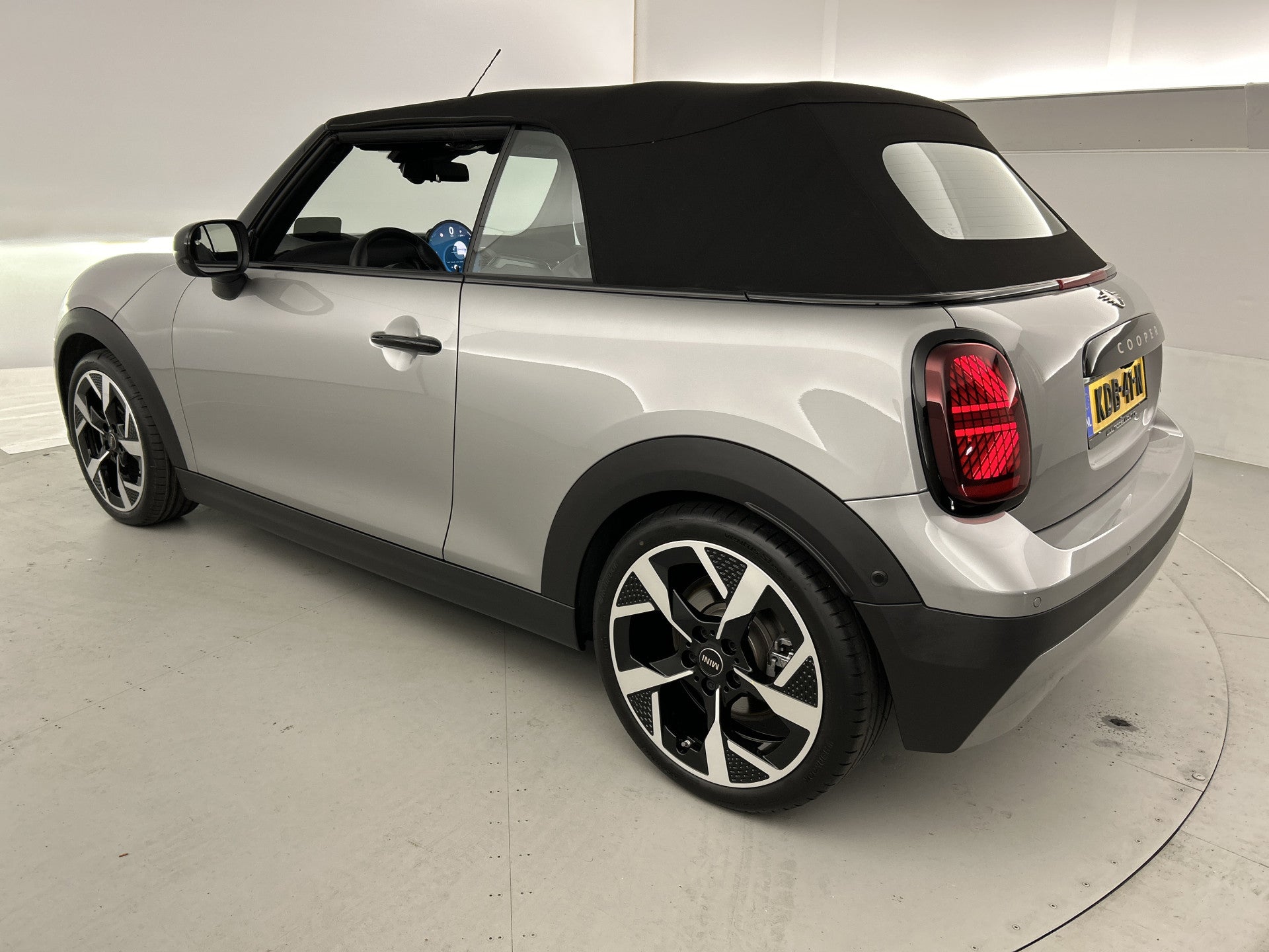 MINI Cooper Cabrio Mini 2.0 164 PK Favoured Sportstoel/Head-Up Display/18'LMV 52813610 afbeelding 59 hexon-img:9098ef52c826169a