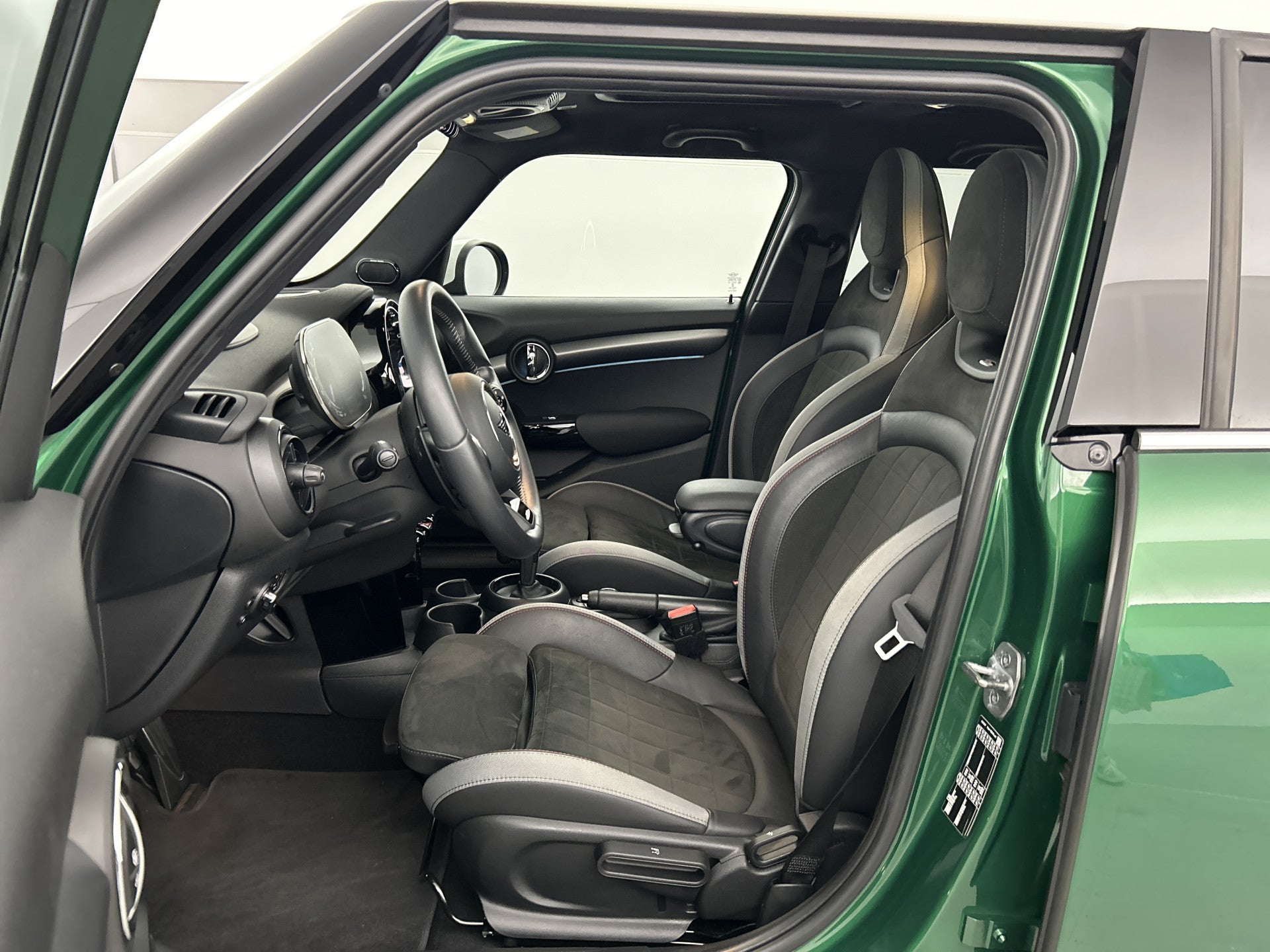 MINI Cooper Mini 2.0 John Works Pano-dak/JCW-Remm/Camera/Head-up Display 53351107 afbeelding 64 hexon-img:5bf75ac44674bcc1