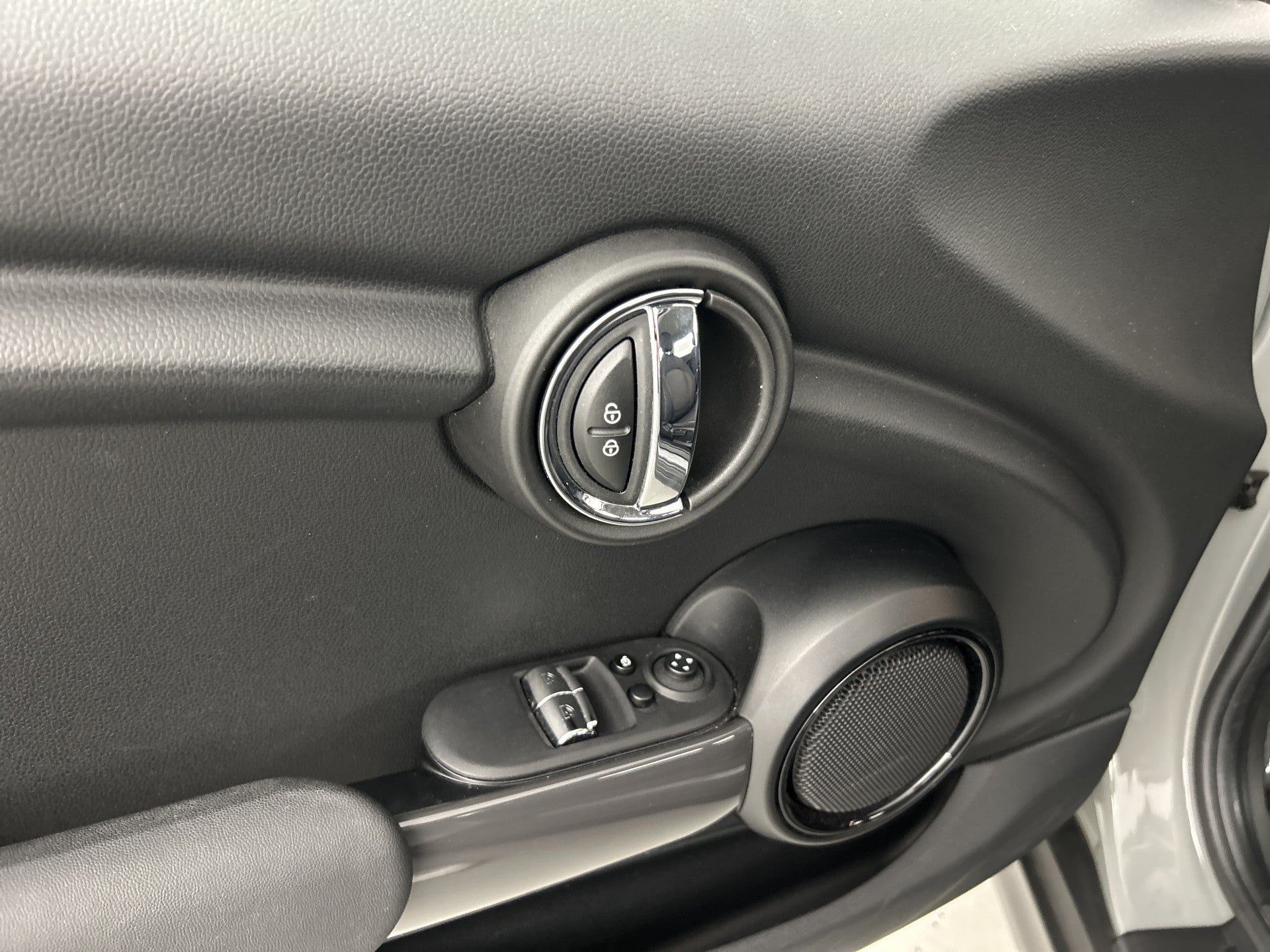MINI 3-Deurs 1.5 Classic Facelift Digi.Dash/Carplay/Navi/Park.sens/Keyless entry 53909480 afbeelding 12 hexon-img:1b7d7d3f0c58d20e