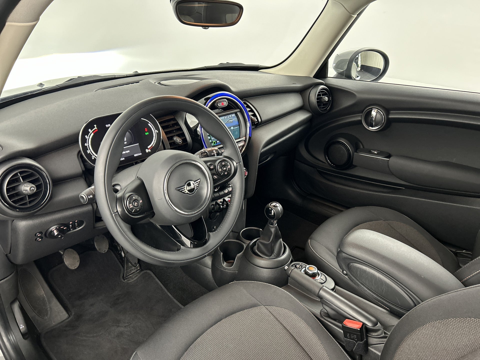 MINI 3-Deurs 1.5 Classic Facelift Digi.Dash/Carplay/Navi/Park.sens/Keyless entry 53909480 afbeelding 14 hexon-img:feea424dec60682e