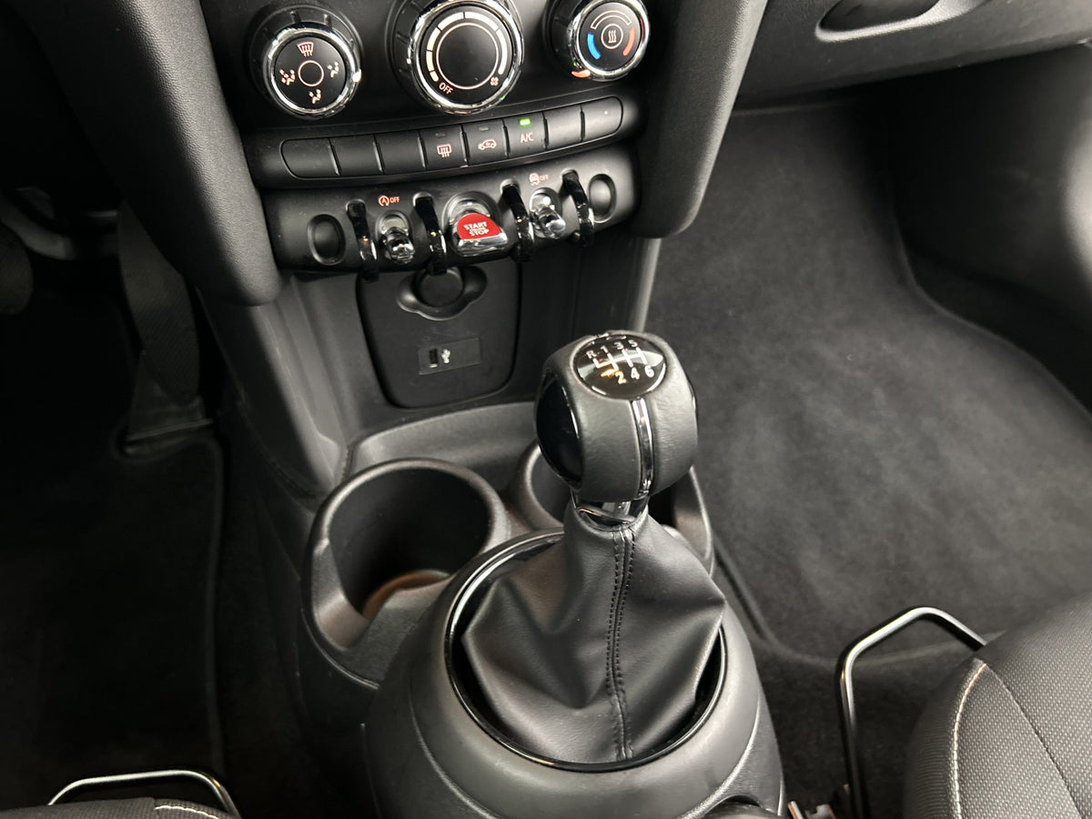 MINI 3-Deurs 1.5 Classic Facelift Digital Cockpit/Carplay/Navi/Keyless entry/Park.sens 53909480 afbeelding 28 hexon-img:229399a12f47089b
