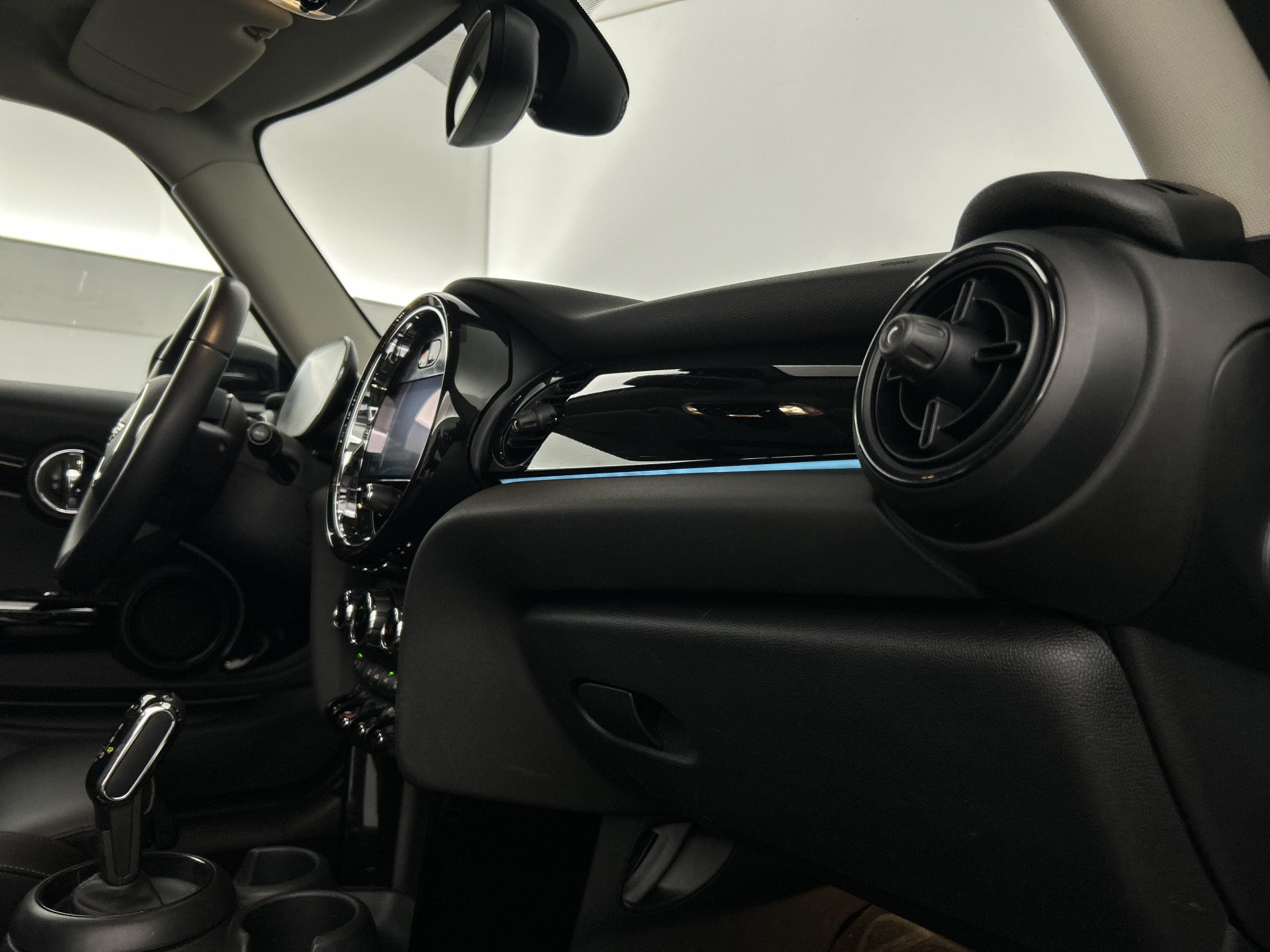 MINI Cooper Mini 1.5 Camden Plus Pano-dak/Head-Up Display/Camera/Leder 54395969 afbeelding 21 hexon-img:bba79256eaeff81d