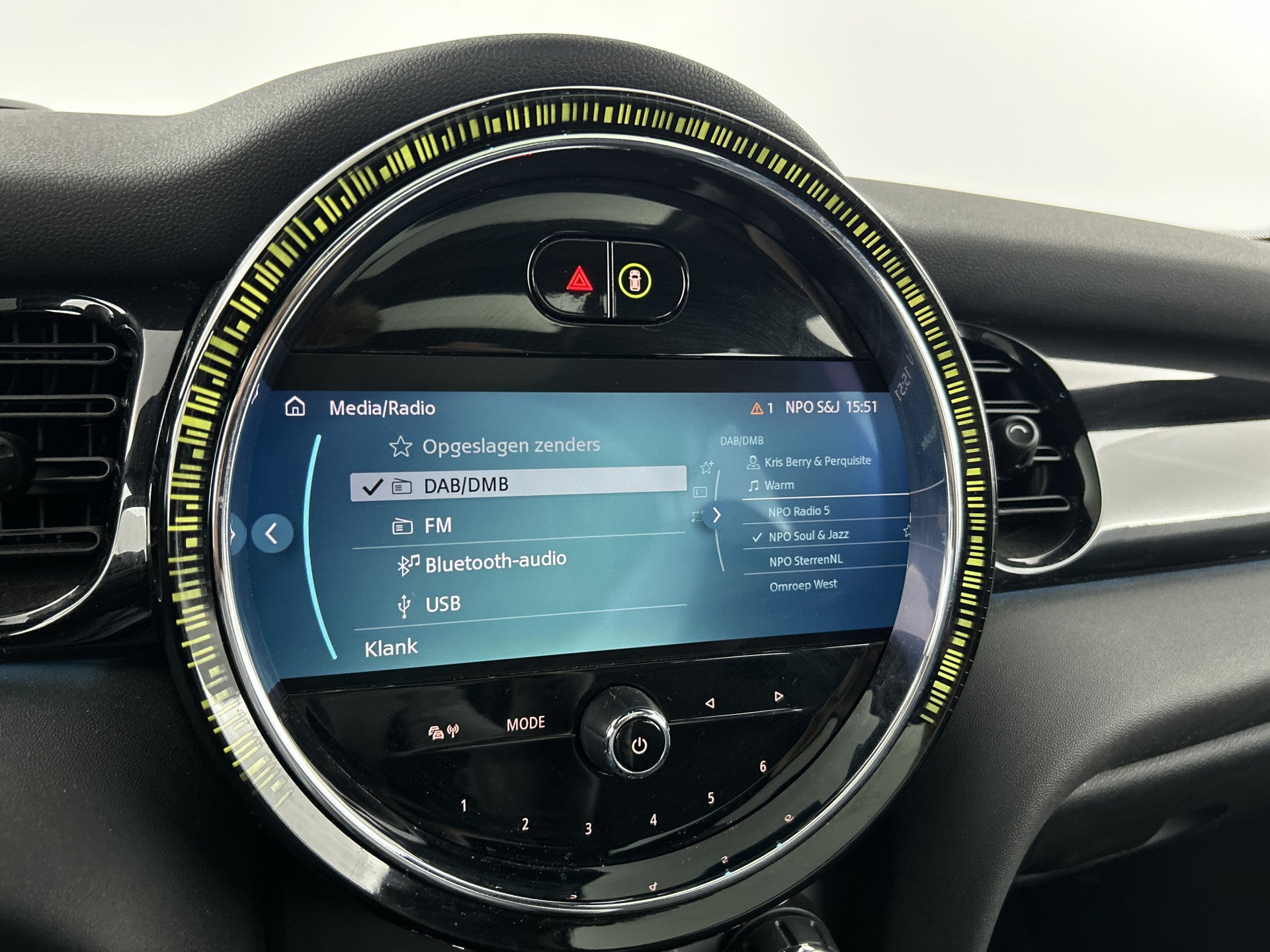 MINI Cooper Mini 1.5 Camden Plus Pano-dak/Head-Up Display/Camera/Leder 54396301 afbeelding 62 hexon-img:d81534f58f408c25