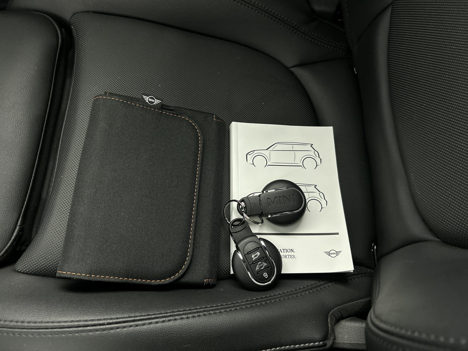 MINI Cooper Mini 1.5 Camden Plus Pano-dak/Head-Up Display/Camera/Leder 54396301 afbeelding 67 hexon-img:577274eaade84ab8