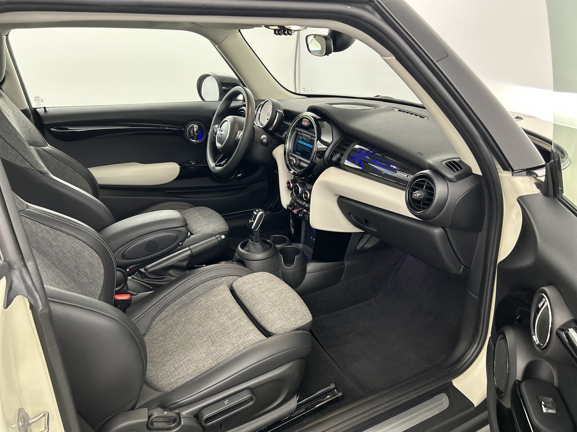 MINI Cooper 1.5 136 PK Aut. Heddon Street Ed. Pano-dak/Sportstoelen/Carplay 54513288 afbeelding 18 hexon-img:813208a24a409a79