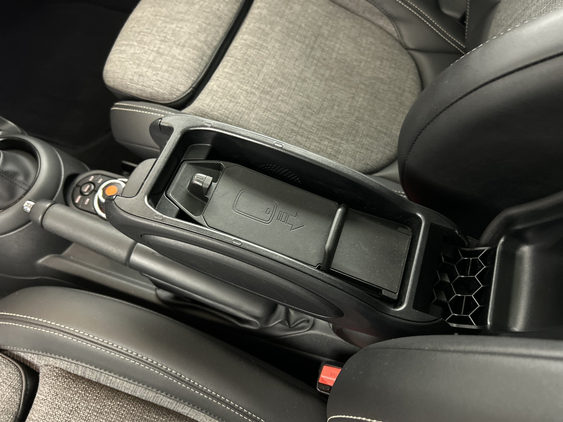 MINI Cooper 1.5 136 PK Aut. Heddon Street Ed. Pano-dak/Sportstoelen/Carplay 54513288 afbeelding 25 hexon-img:d4857fa73408cdbb