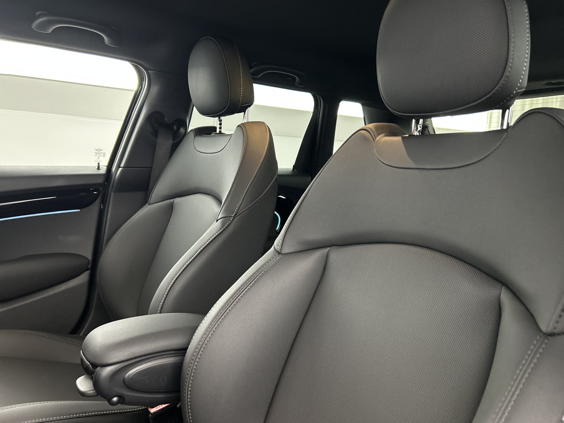 MINI 5-Deurs 1.5 Aut. Cooper Camden Black-Ed. Leder/Sportstoelen/Digi.Dashboard 56228911 afbeelding 12 hexon-img:73855b86744464db