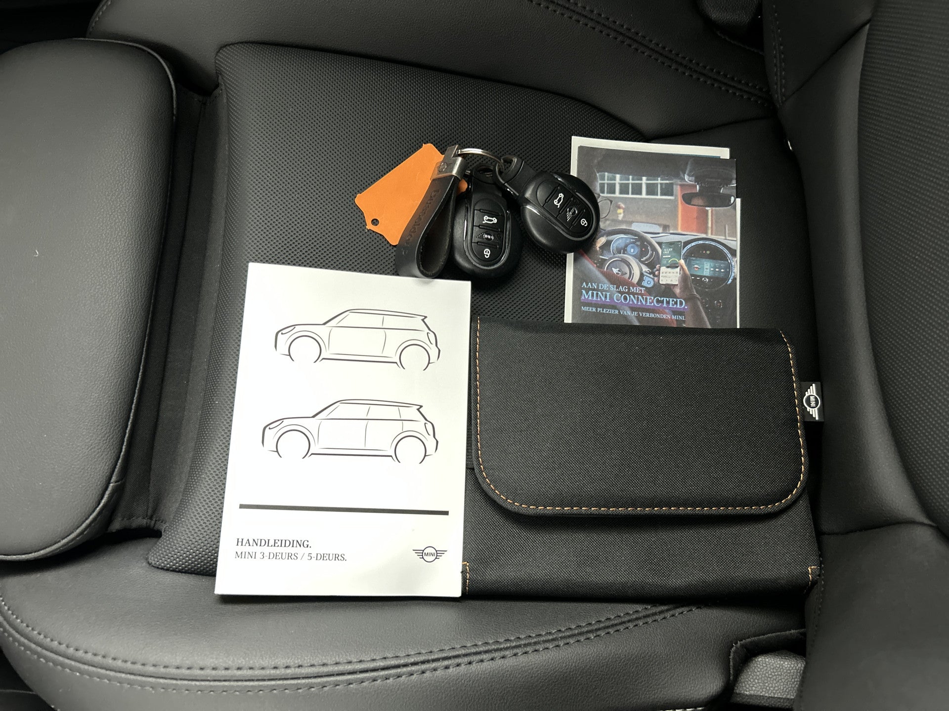 MINI 5-Deurs 1.5 Aut. Cooper Camden Black-Ed. Leder/Sportstoelen/Digi.Dashboard 56228911 afbeelding 30 hexon-img:3f648ee593b00cab