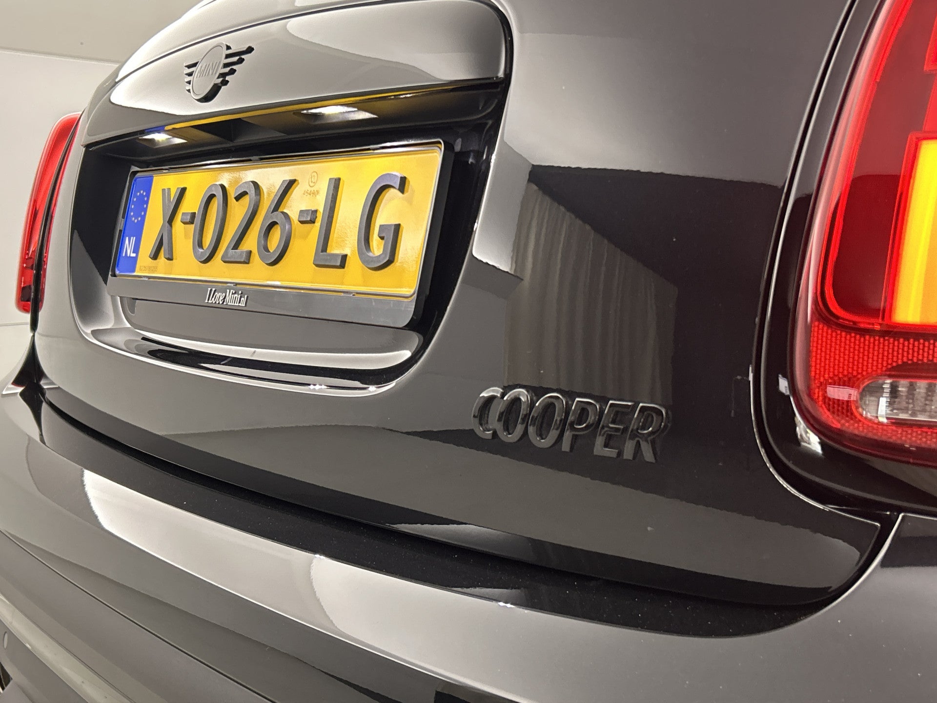 MINI 5-Deurs 1.5 Aut. Cooper Camden Black-Ed. Leder/Sportstoelen/Digi.Dashboard 56228911 afbeelding 33 hexon-img:5e002df286cafb64