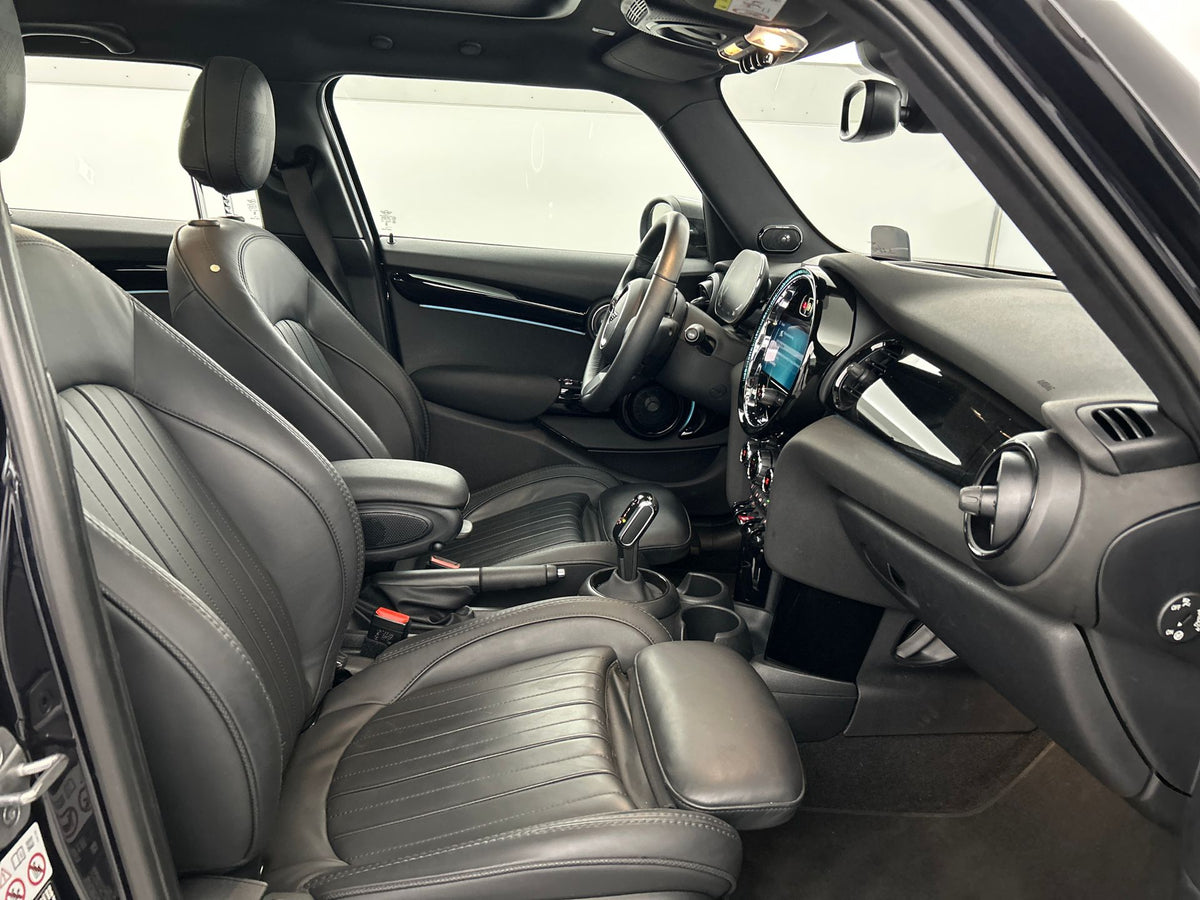 MINI 5-Deurs 1.5 Cooper MINI Yours Pano-dak/Leder/Camera/Head-Up Display 57800915 afbeelding 31 hexon-img:0eb05258d89a5928